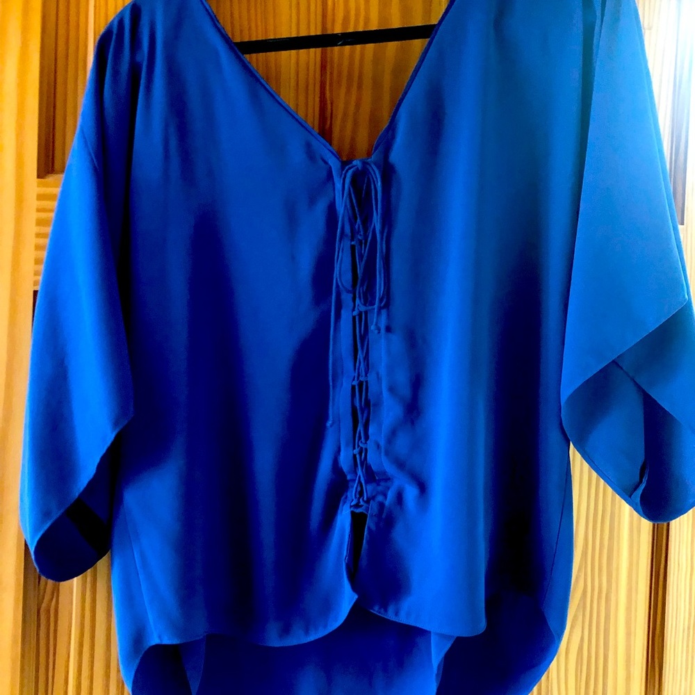 Whbm blouse with bat wing arms lace up back